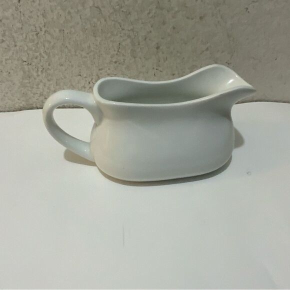 Target home collection white Porcelain White Gravy Boat 8 X 3.5 X 4” P10 - Picture 2 of 7